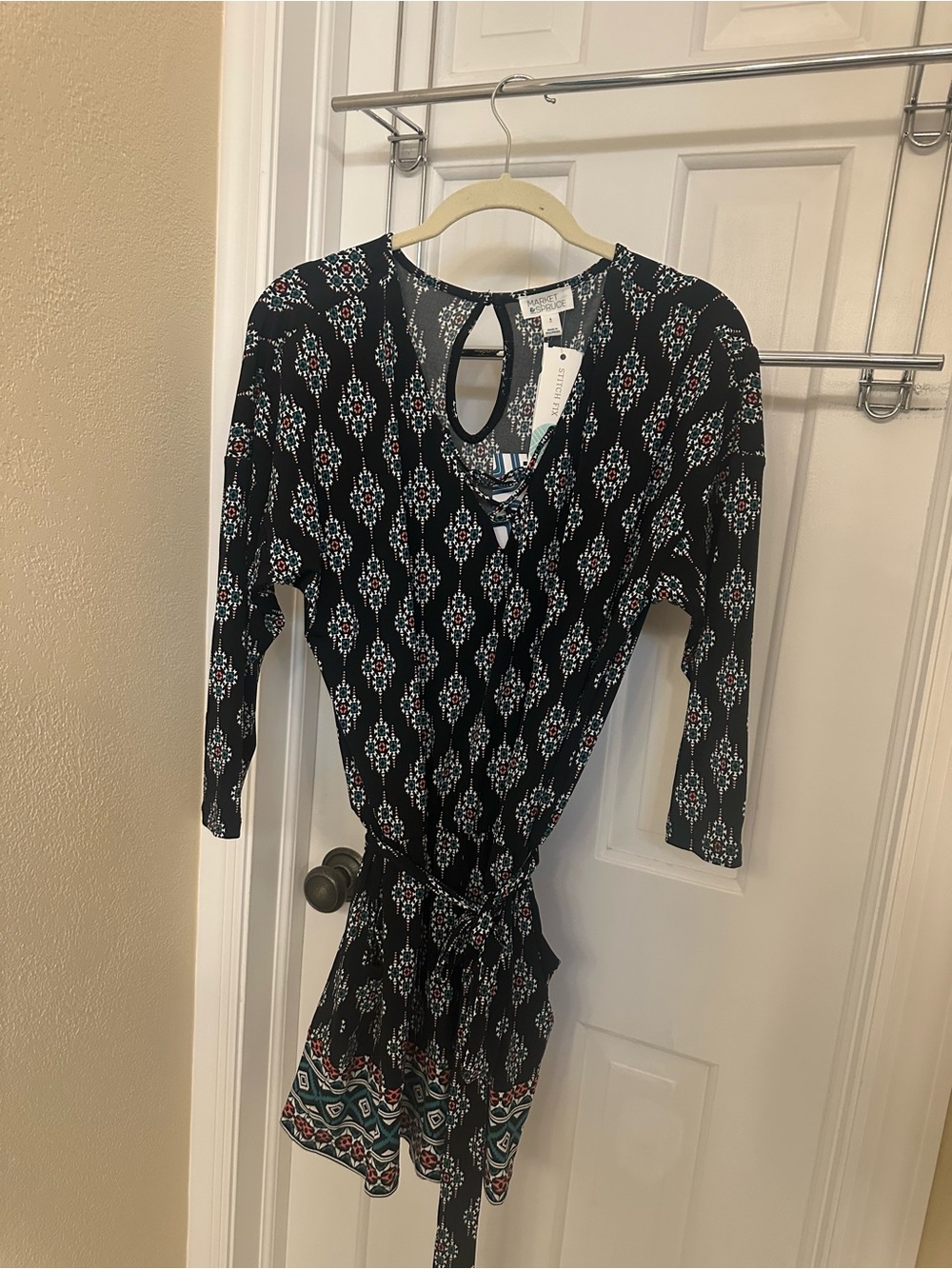 Market & Spruce Black Geometric Tie-Waist Long Sleeve Dress